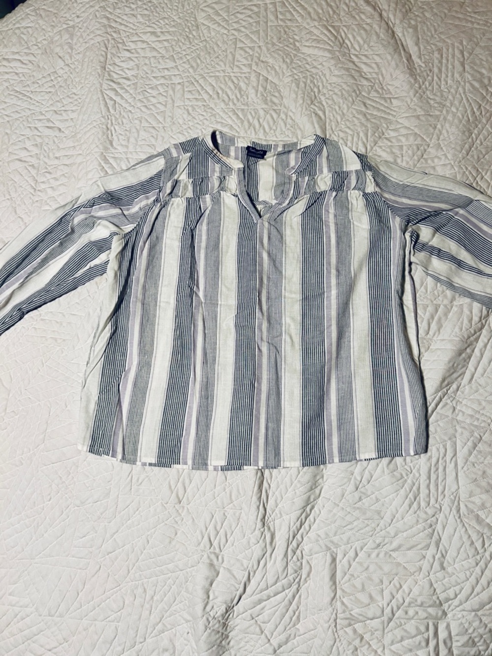 Splendid V-Neck Relaxed Fit Lightweight Blouse